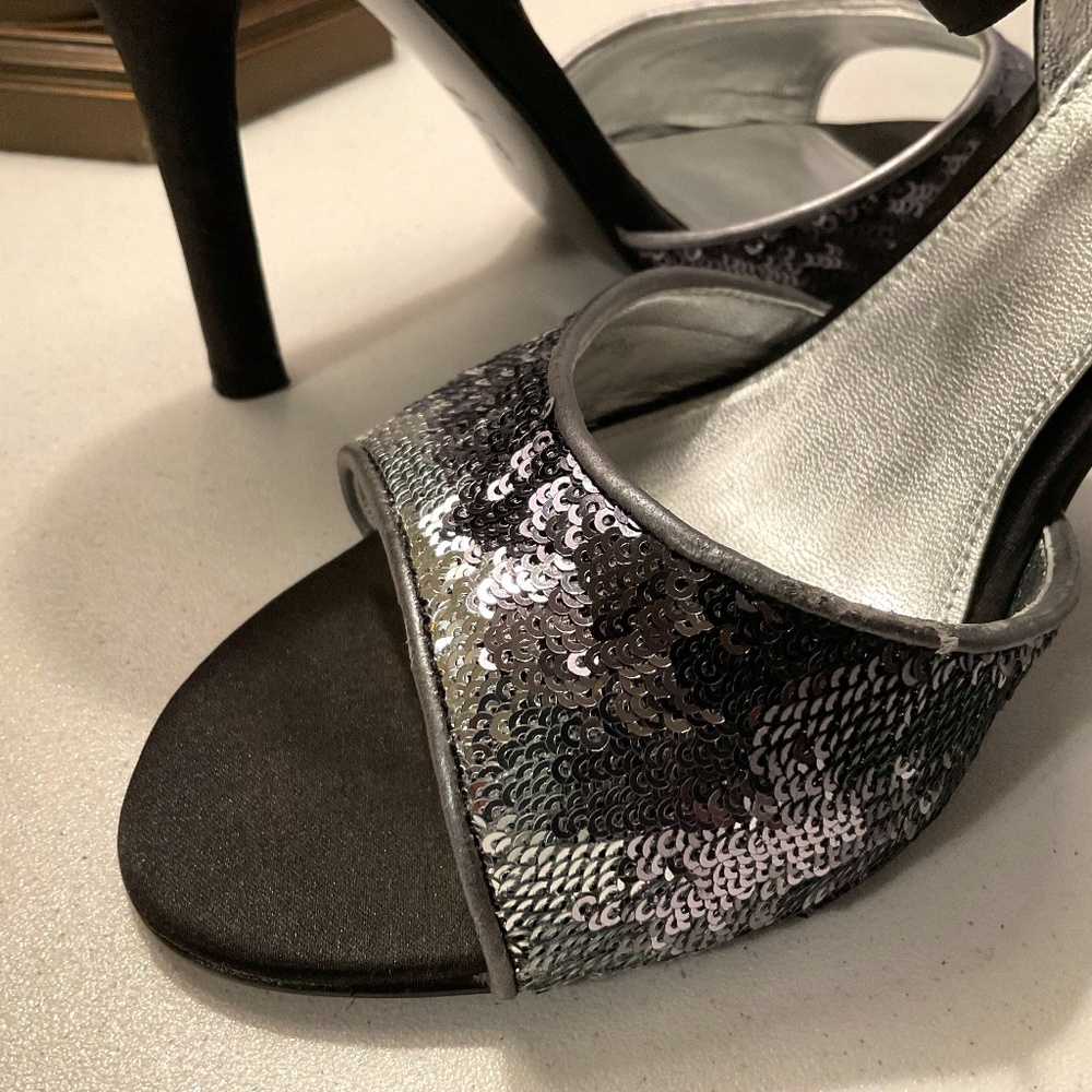 Nina Cyrena black and silver sequins heels